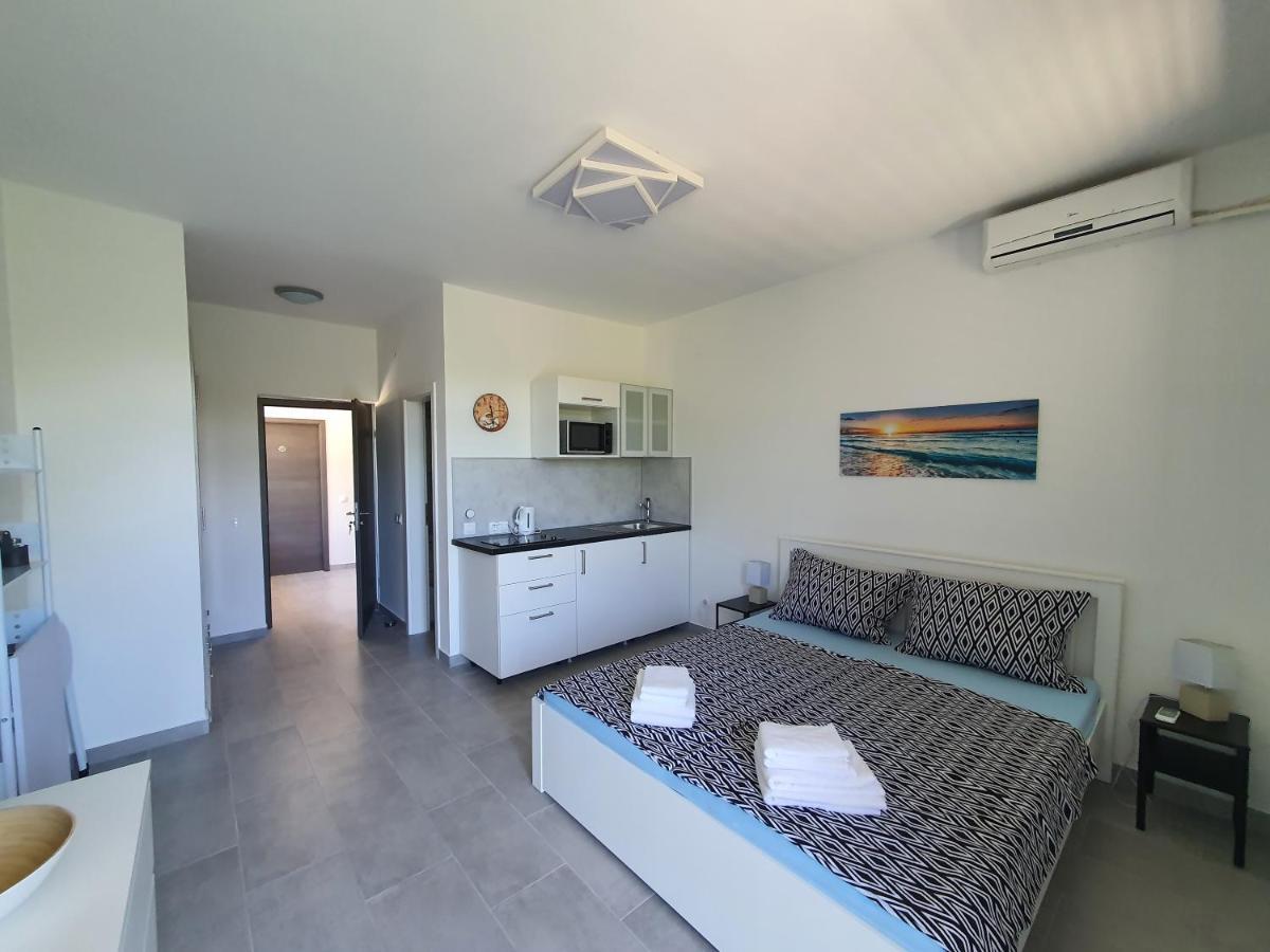 Villa Adagio Apartments Sumartin Bagian luar foto