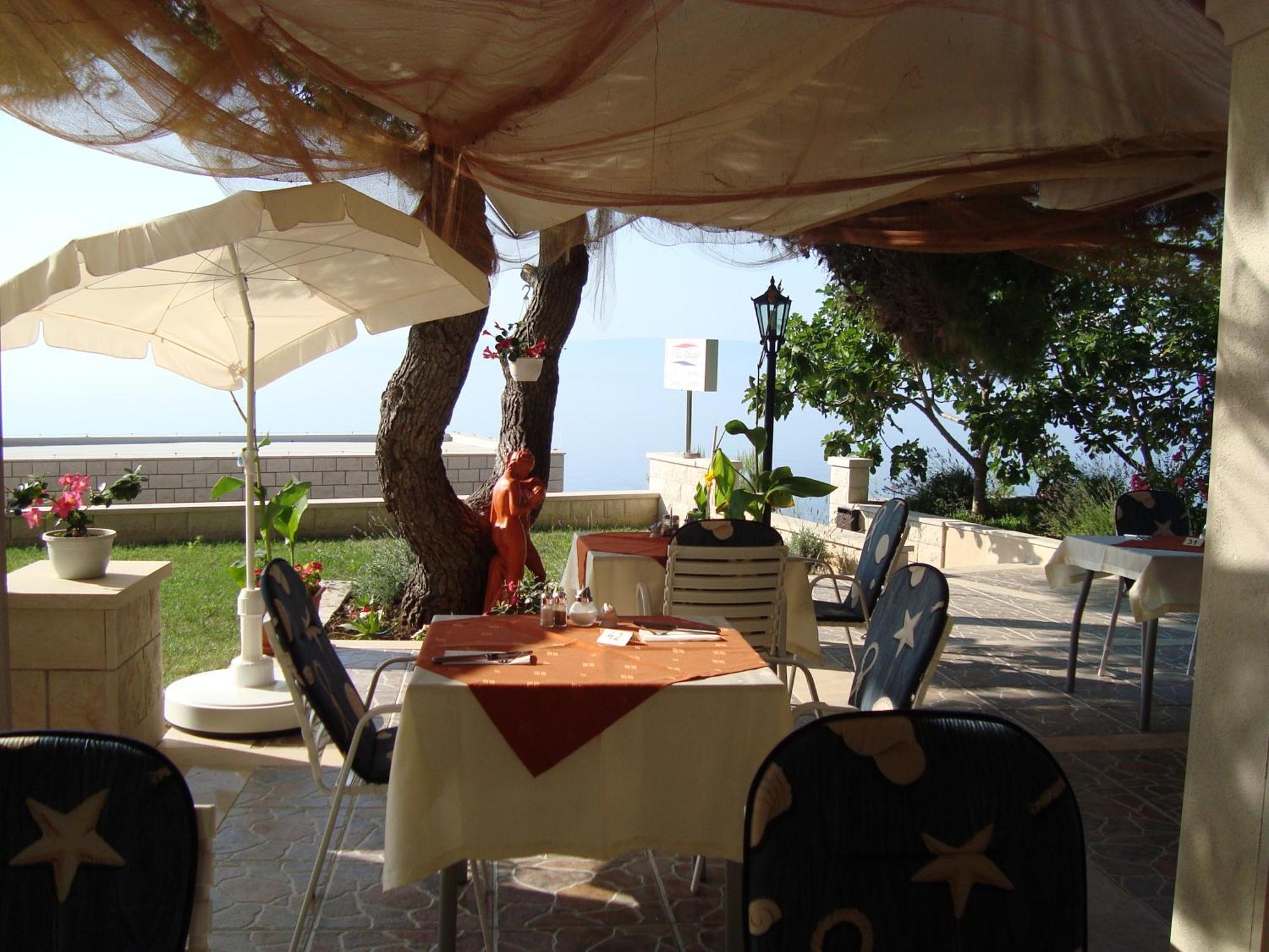 Villa Adagio Apartments Sumartin Bagian luar foto