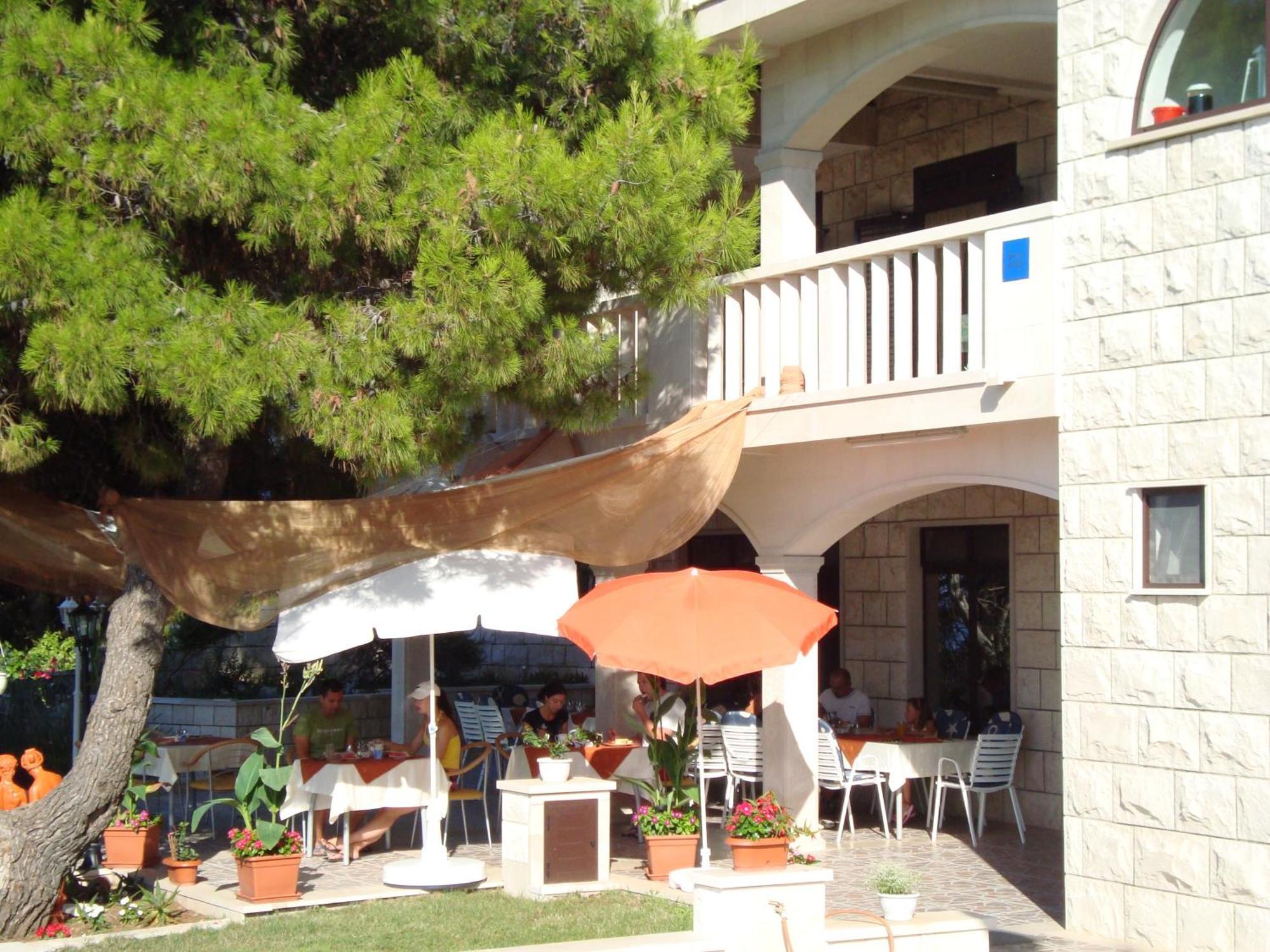 Villa Adagio Apartments Sumartin Bagian luar foto