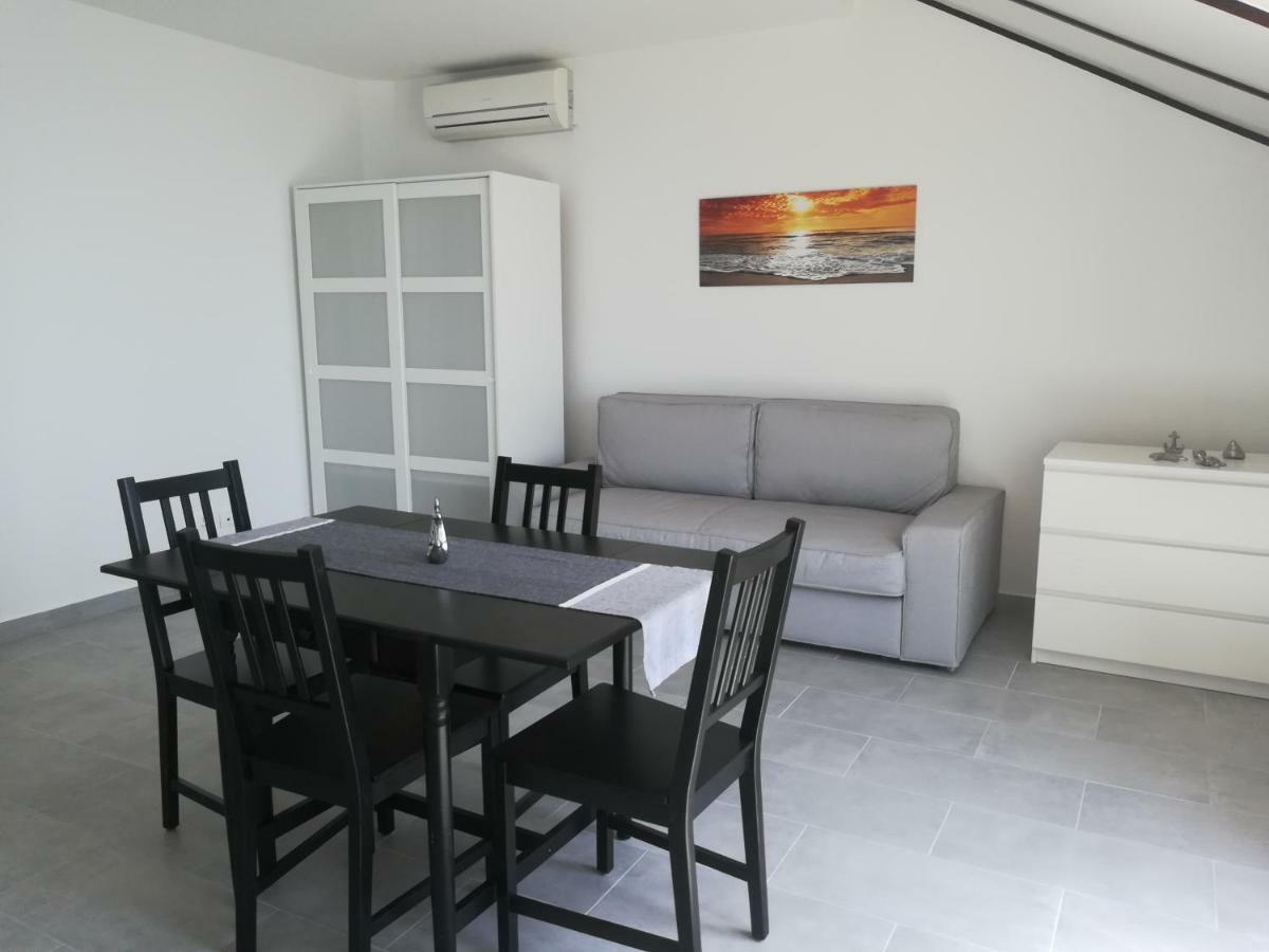 Villa Adagio Apartments Sumartin Bagian luar foto